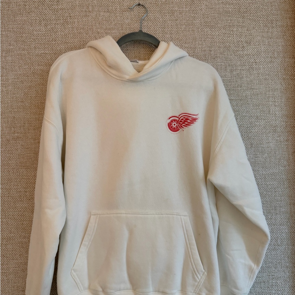 White Hooded Red Wings Sweatshirt Oversized